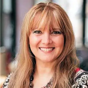 Portrait picture of Dr Karen Chase